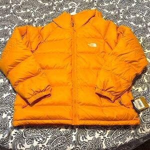 NWT North face unisex puffer